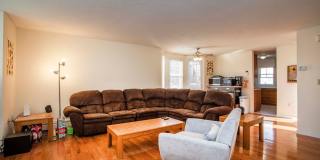 Huge 4 bed 2 bath townhouse near Northeastern with a move in special! Gallery 12