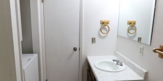 2 bed 1 Bath townhouse Gallery 35