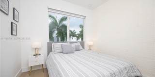 10366 NW 68th Ter Gallery 21