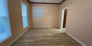Newly Remodeled 4 Bed House Available Now! Gallery 5