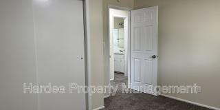 2106 N 33rd St. Gallery 14