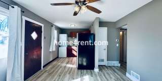 Two Bedroom Ranch Style Duplex Home in Grandview - Featuring Plenty of Natural Light, Fenced Yard, Faux Wood Floors with Refrigerator/Washer/Dryer Included! Gallery 8