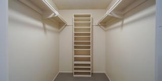 Exceptional 6-Bedroom Residence Near ASU with Garage & Modern Conveniences Gallery 30