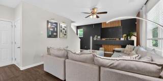 Like-New 4 bedroom 2.5 bathroom home with Custom Touches, open floor plan AND a Cul-de-sac lot! Must see! Gallery 8