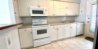 400 Golden Isles Dr Gallery 3