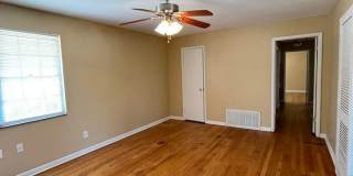 3617 1/2 North Drexel Boulevard Gallery 5