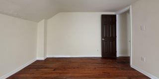 Spacious 4BR Germantown Home with Huge Enclosed Yard Gallery 8