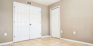 3 BR / 2 BA Duplex Conveniently Located in Lehigh Acres Gallery 8