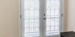 Downtown 3 Bedroom Townhome with 2 Car Garage Gallery 46