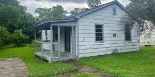2 Bedroom Plus bonus room 1 bath Home in Jacksonville Gallery 1