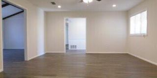 4422 57th Street Gallery 6