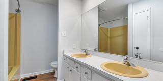 Spacious 3 Bed / 3 Bath Home in Valley View School District! Gallery 13
