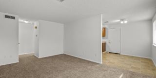 Charming townhome centrally located with great access to the Greenbelt and BSU! Gallery 3