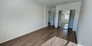 15925 Victory Blvd. Gallery 18