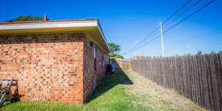 Available July 1st: Spacious 3 Bed, 2 Bath Ready for You! Gallery 27