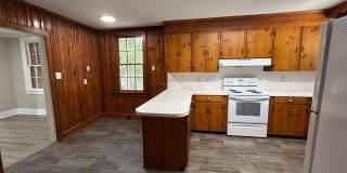 Crosswell Area-4 Bedroom, 2 Bathroom House Gallery 4
