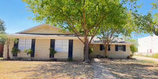 3 bedroom....or is it a FOUR BEDROOM? 2 bath, 2 car garage! Gallery 1