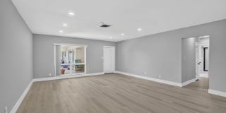 2755 NE 28th Avenue Gallery 9