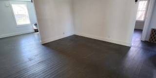 814 West 4th Street Gallery 1