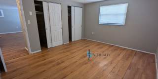 Must See 3/2/1 over 1000sf with tile/laminate floors, fresh paint, fenced yard and large living room!! Must See 3/2/1 over 1000sf with tile/laminate floors, fresh paint, fenced yard and large living room!! Gallery 11
