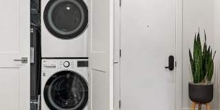 Residences at 1555 Ridge Gallery 12