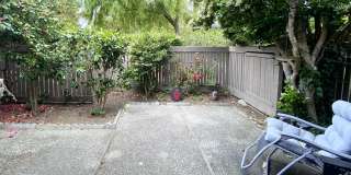 30 Willow Lane Gallery 12
