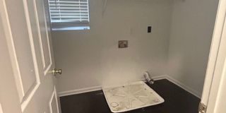 SPACIOUS 4 BED/ 3 BATH HOUSE! SPACIOUS 4 BED/ 3 BATH HOUSE! Gallery 15