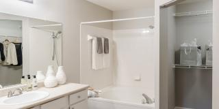Bridge Pointe Apartments Gallery 10