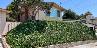 4 Bedroom 2.5 Bathroom Home, Newly renovated Modern finishes Bay and ocean water views Open layout Gallery 1