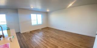 Modern 4 Bedroom Townhome in Cedar City. Pet Friendly! Gallery 6