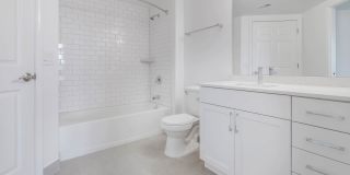 1800 Oak Apartments Gallery 103