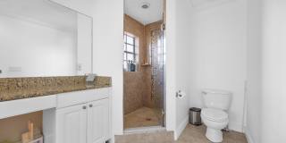6934 Grapeview Boulevard Gallery 41
