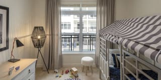 The Heron Downtown Gallery 5