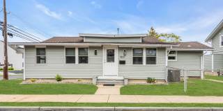 1800 Pine Terrace Gallery 1