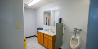 207 W KING Street Gallery 32