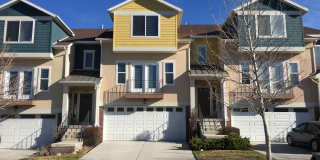 Luxury 4 Bedroom Town Home in Sandy! Gallery 1