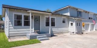 Coastal Living Just 2 Blocks from Jacksonville Beach - 2 Bed/3 Bath, Pet Friendly, Attached 2 Car Garage & Bonus Room! Gallery 1