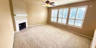 *MOVE IN SPECIAL* Gorgeous Four Bedroom home w/ Community POOL!! Gallery 8