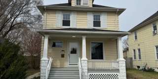 3 Bedroom Moline Home with 2 Car Garage Gallery 1