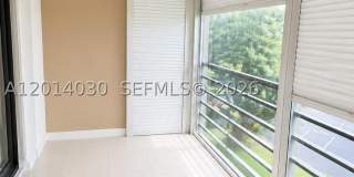900 Saint Charles Pl Gallery 7