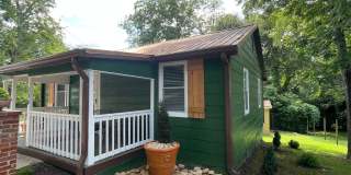 Charming Fully Renovated 2BR/1BA Near Both Hospitals – Washer/Dryer Included! Gallery 3