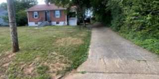 Cheery 3 Bedroom Home in a Convenient Lynchburg Location Cheery 3 Bedroom Home in a Convenient Lynchburg Location Gallery 6
