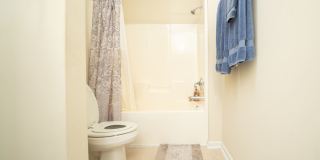 Welcoming 5 Bedroom Home with Versatile Spaces in Durham Gallery 34