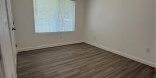 717 N WOODLAWN Avenue Gallery 7