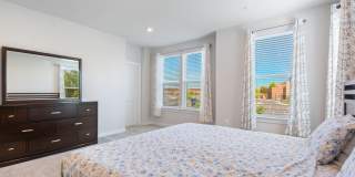 44504 WOLFHOUND Square Gallery 11