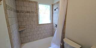 3BD/2BA Eureka home is close to Sequoia Park, boasts infrared sauna! Gallery 23