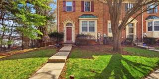 23 RED JONATHAN Gallery 1