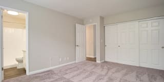 St. Charles Oaks Apartments Gallery 19