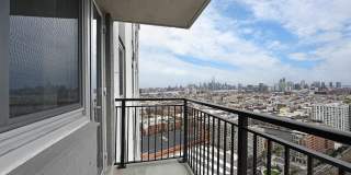 100 MANHATTAN AVE Gallery 4