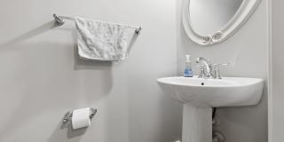Stylish 3bd 3.5bath townhome for rent in the highly desirable Vermillion Gallery 21